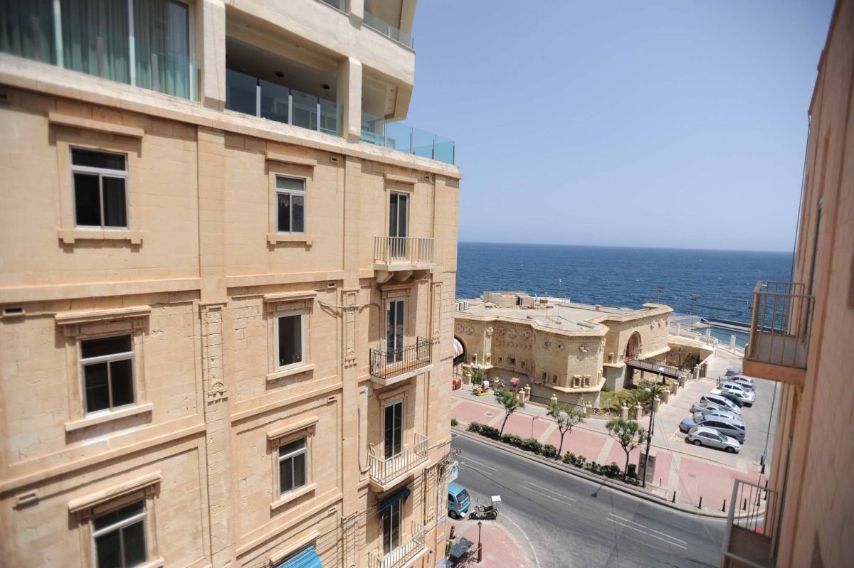 Astra Hotel Sliema Exterior photo